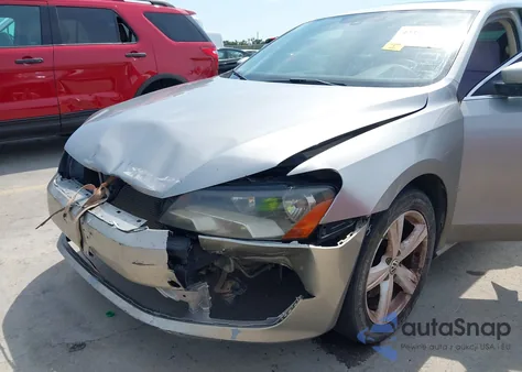 2013 Volkswagen Passat 2.5L Se z USA, uszkodzony, nr VIN 1VWBP7A3XDC003222